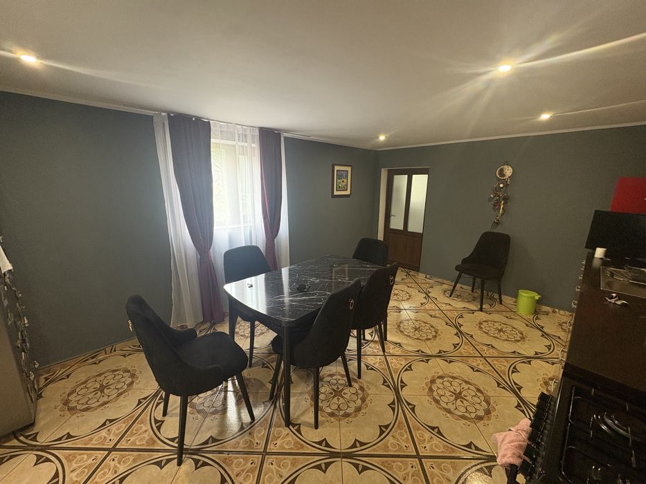 vand casa utilata si mobilata