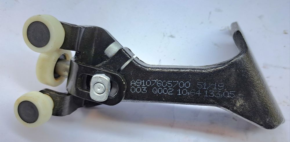 Rola Sprinter 907 /910   2017 - 2026 Rola Jos mijloc si sus ORIGINALE MERCEDES Orice Accesoriu pentru uși, Orice Piesa Disponibila Pentru Sprinter NOÎ