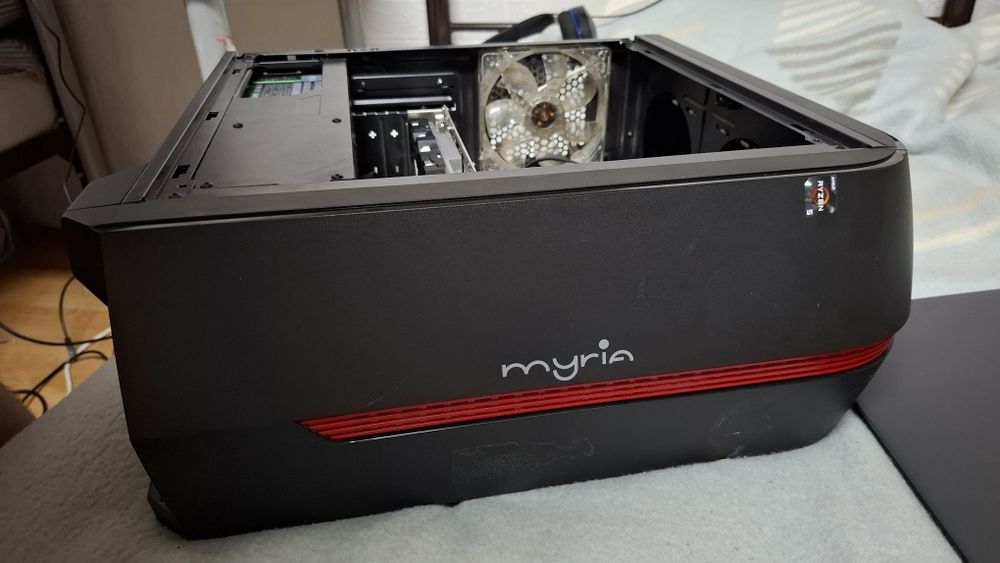 Vand pc ryzen 5 1400,gtx 10502gb