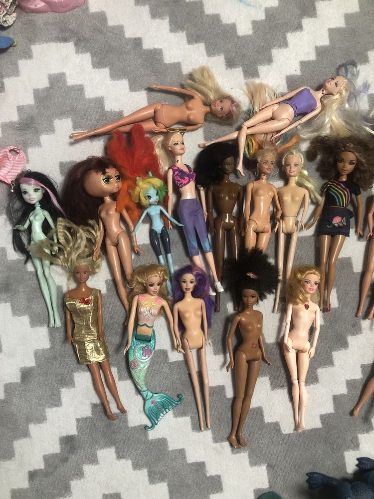 set barbie second hand si noi de vanzare • Anunturi •