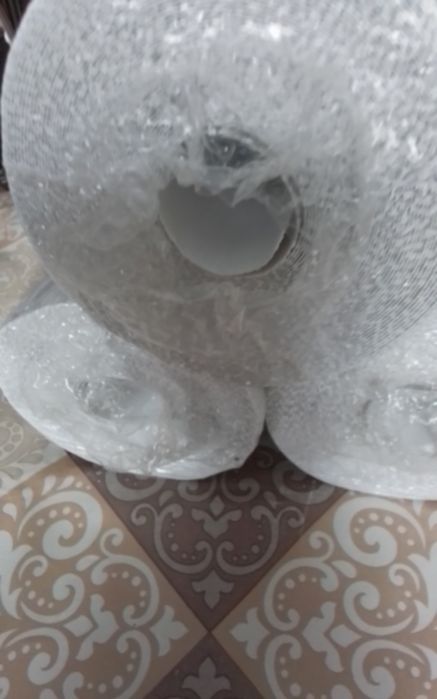 Продам обои новые.