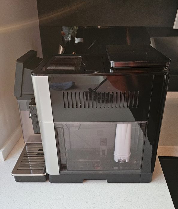 Espressor automat cafea DeLonghi PrimaDonna Soul ECAM 610.55 SB