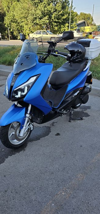 Скутер Honda Q48-200cc.