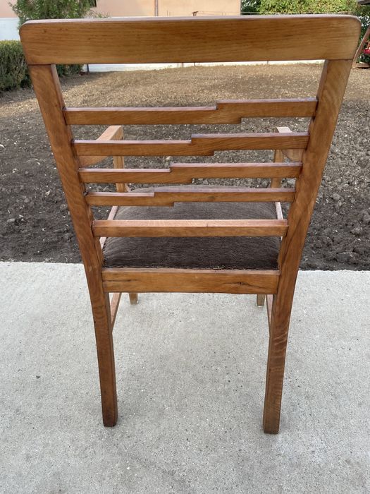 Scaun  din lemn/jilt