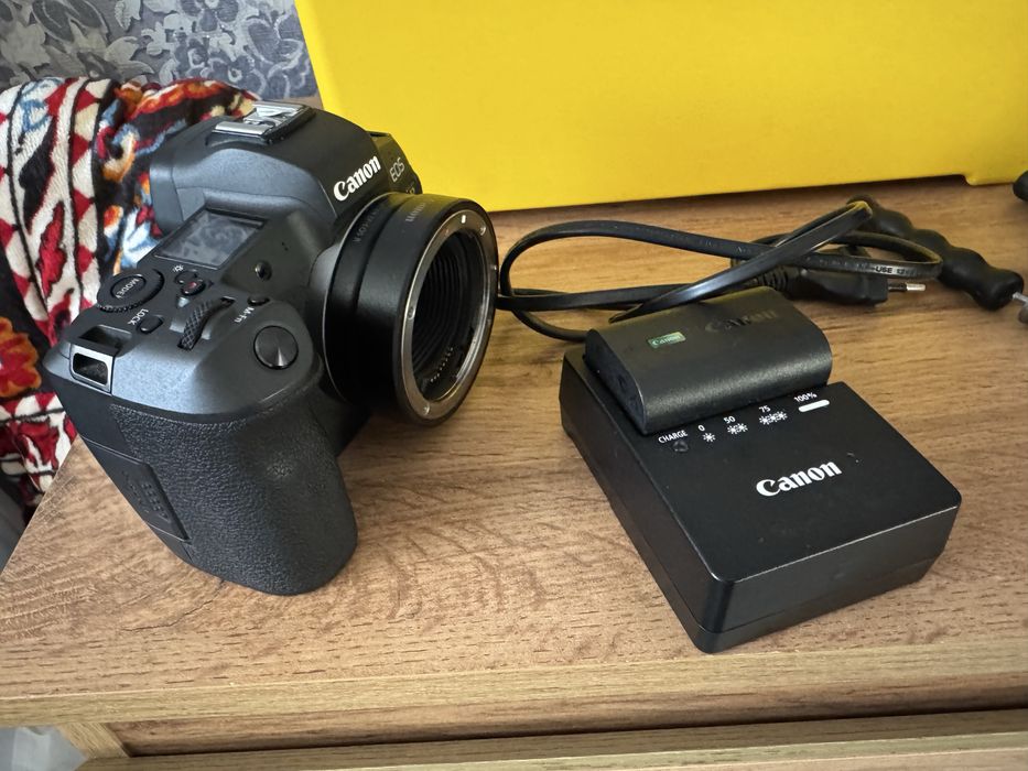 Продам Canon R в отличном состояний