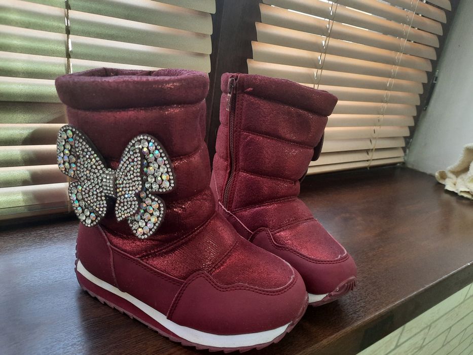 Продам сапожки детские