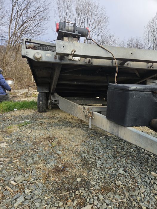 Vand trailer ,platforma auto,tractare 410x210  troliu ,cu cilindru