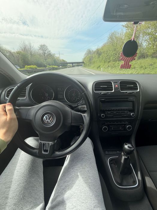 VOLKSWAGEN Golf 2012 — imagine 2