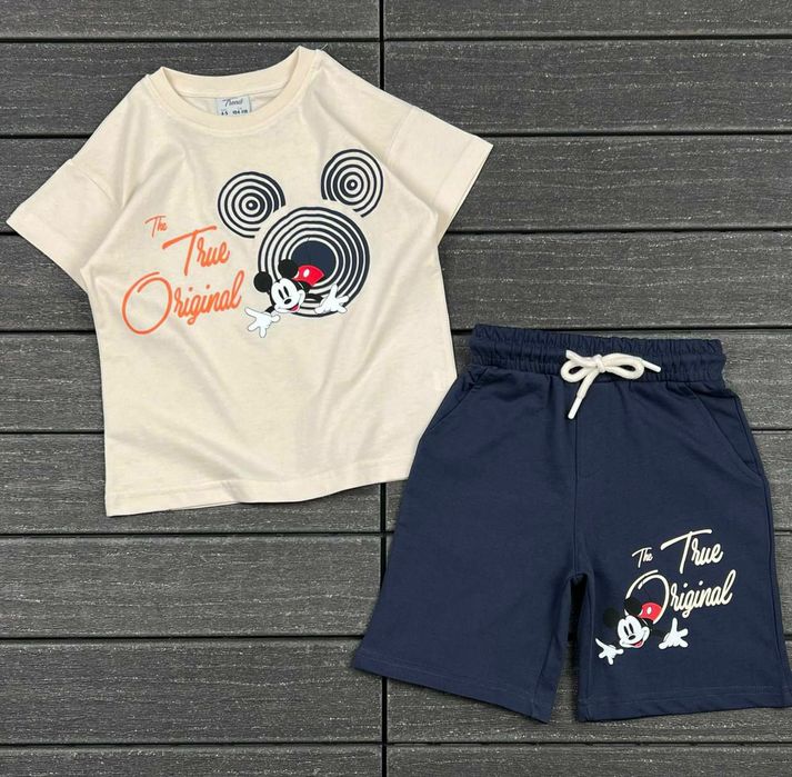 Compleu modern pentru băieți