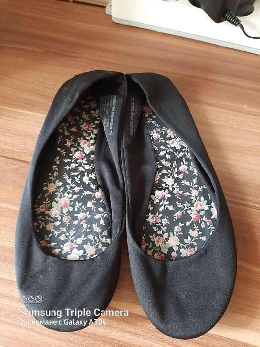 Затворени обувки, тип пантофка