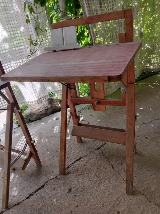 Парта ., сабақ оқитын үстел.