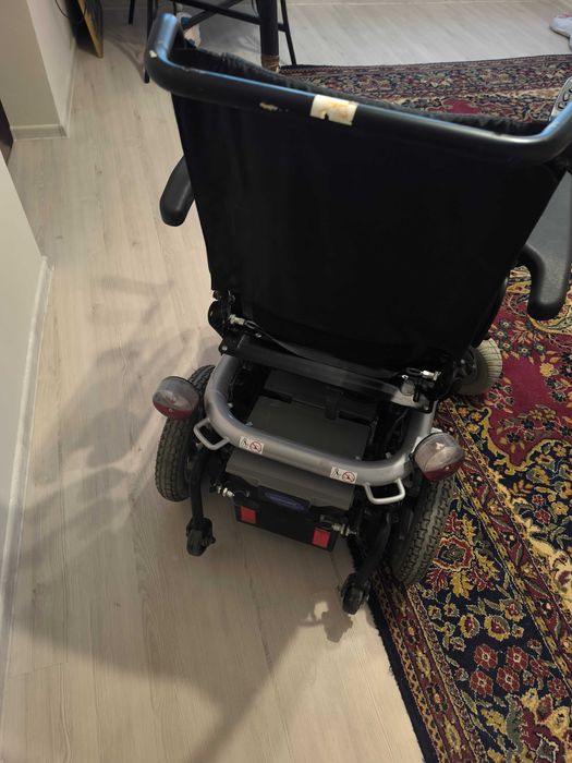Акумулаторен инвалиден стол Invacare Bora