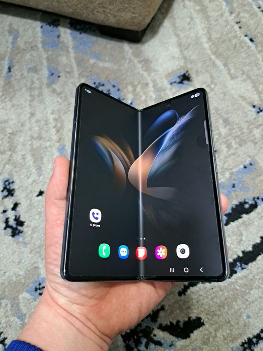 Samsung Z Fold4 xotirasi 8/256GB