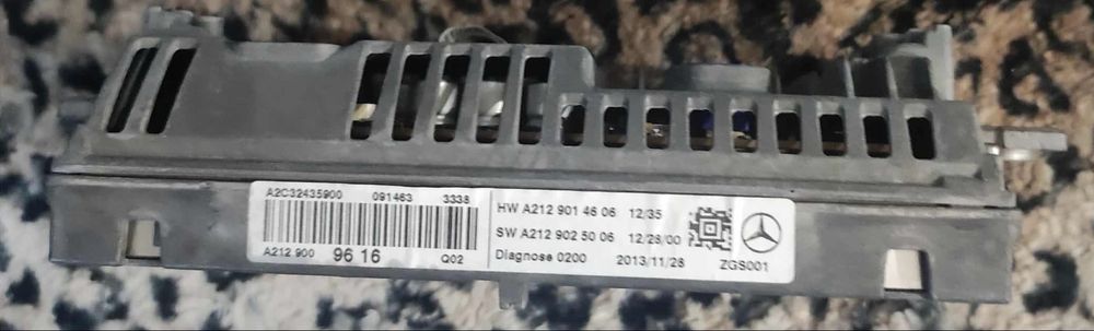 Оригиналната навигация/ мултимедия за Мерцедес W212