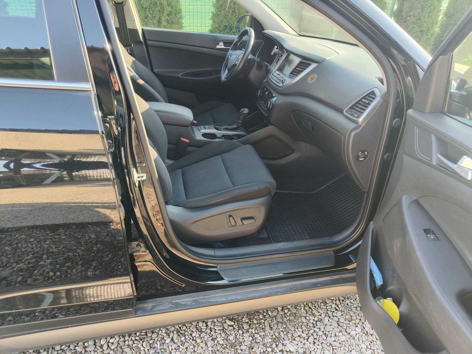 vand hyundai tucson
