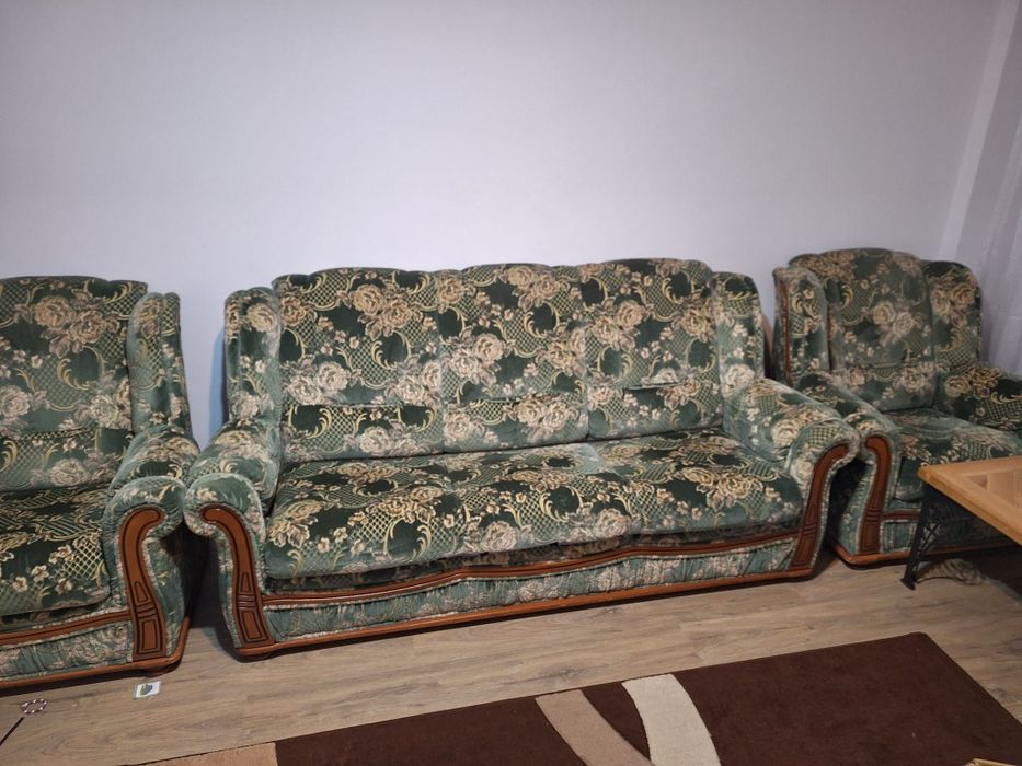 Canapea extensibila cu 2 fotolii fixe