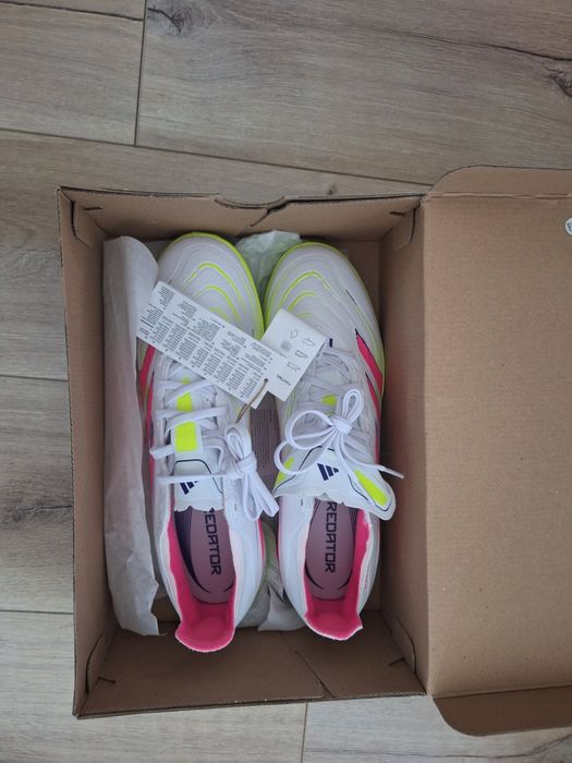 Чисто нови мъжки стоножки Adidas Predator, 44 номер