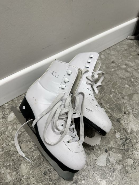 Продам коньки 36 рр