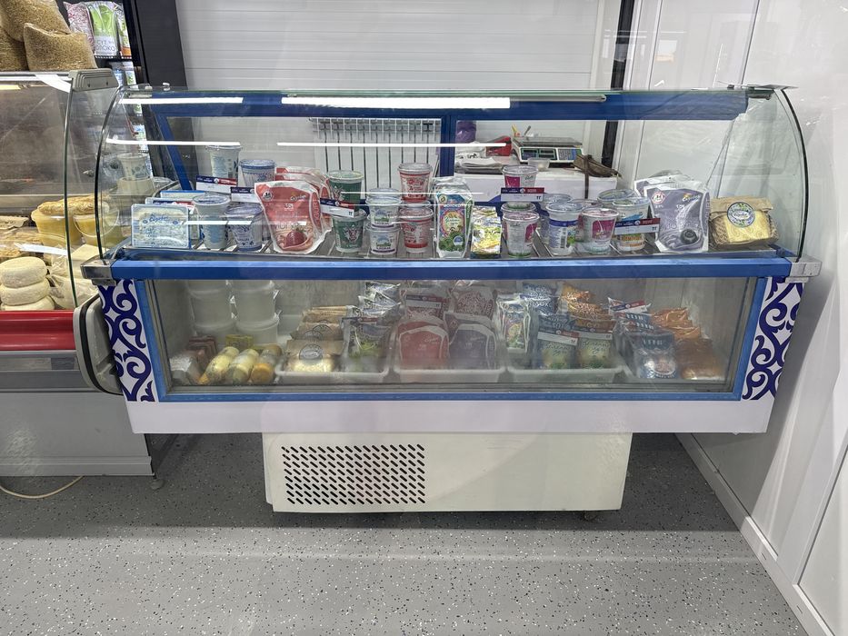 Продам витренный холодильник