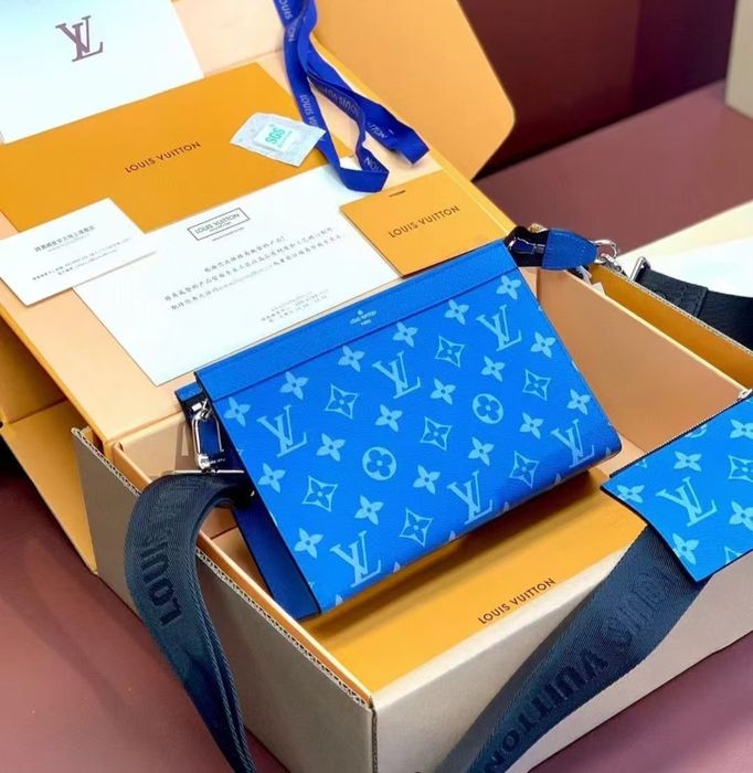 Чанта Luis Vuitton Gaston Wearable Wallet