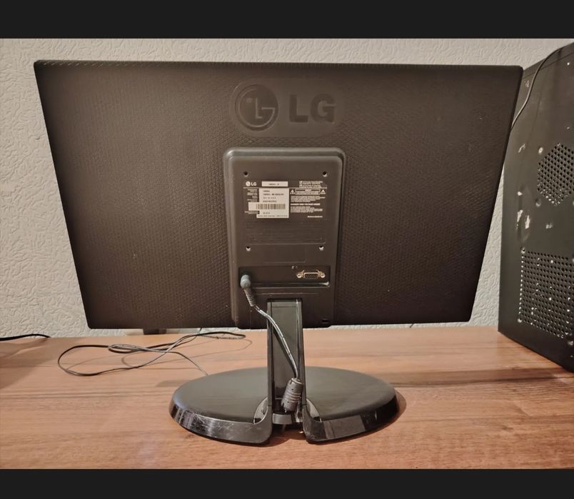 Монитор LG W1942S.