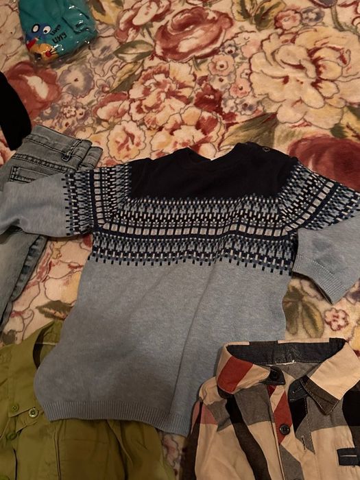 Продам вещи куртки размеры на 2/3/4 годика