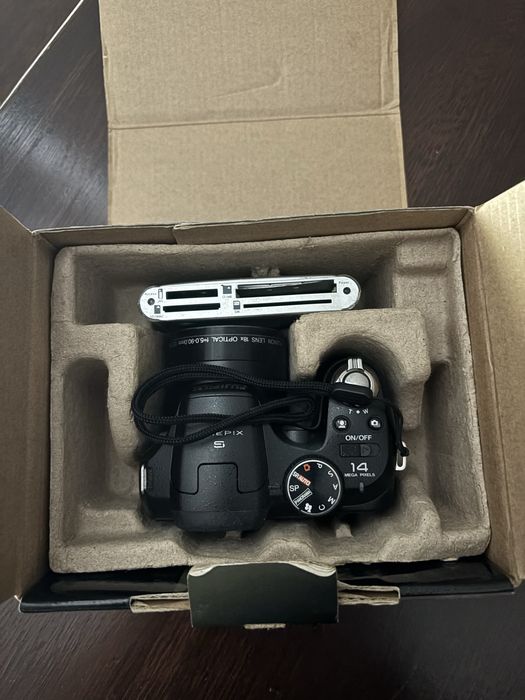 Aparat foto Fujifilm FinePix S2950 – funcțional – cu cutie