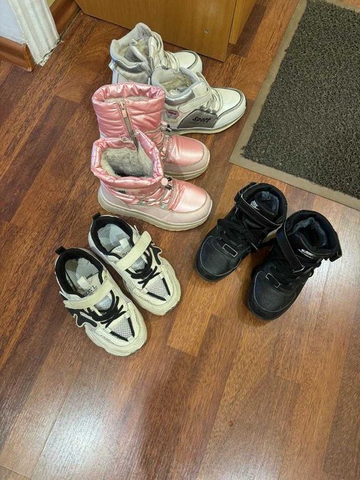 Обувь для девочки в отличном состоянии, недорого