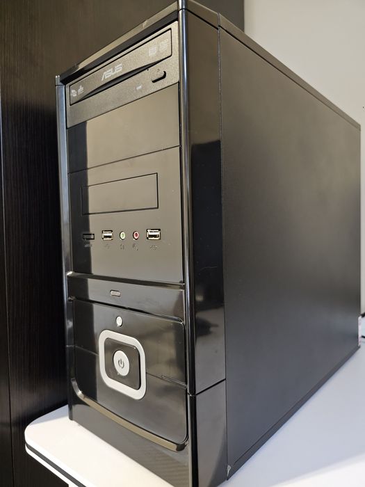 PC Desktop - Stare impecabilă, gata de utilizare