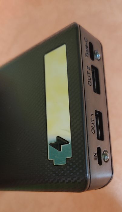 Продаётся новый повербанк.