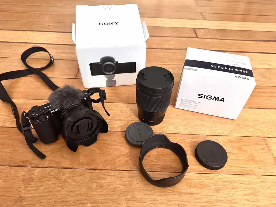 Sony ZV-E10 + 16-50mm + Sigma 16mm F1.4 | Sony E