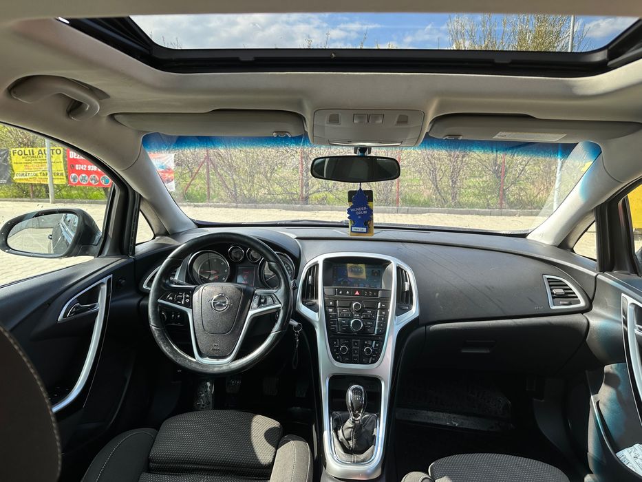 Vând Opel Astra J, sau schimb cu Moto