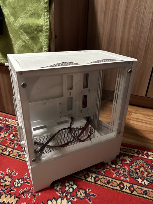 Прлдам корпус для компьютера