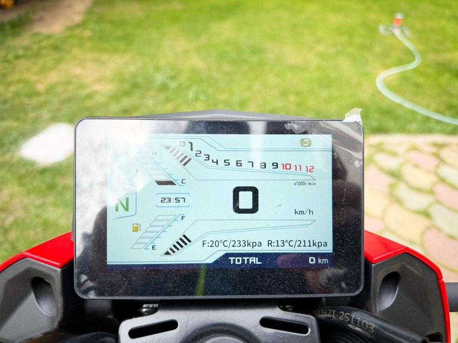 Motoyard vinde QJMotor SRK 125 S doar 2480 euro + tva pentru A1