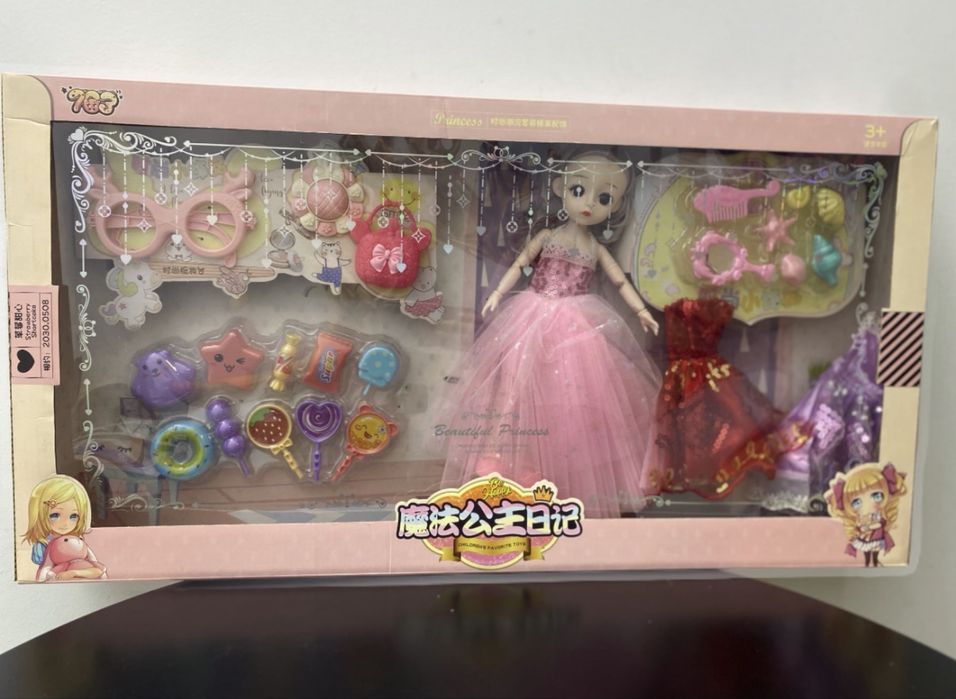 Продам куклы и машинки