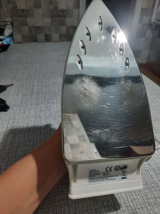 Утюг  по 2500 срочно