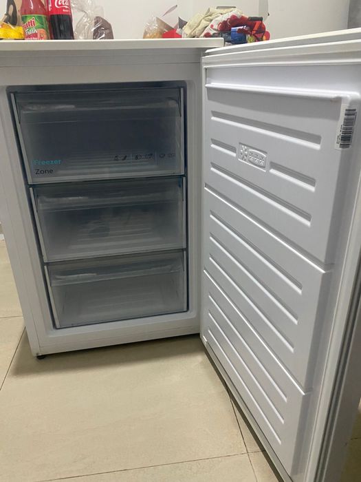 Vand congelator Sharp