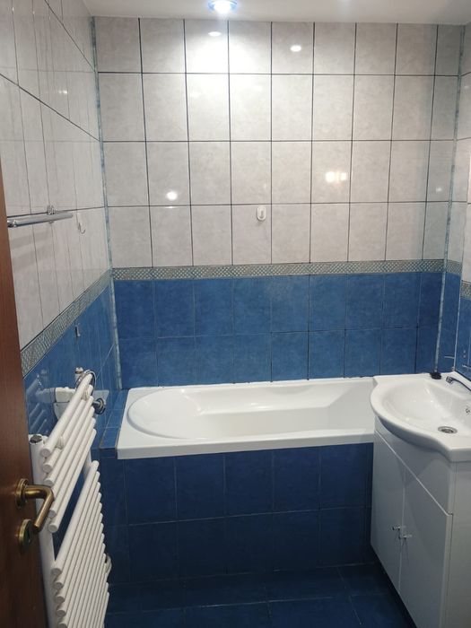 Inchiriez apartament 3 camere