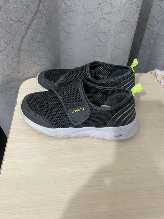 Продам детскую обувь мальчиковую размер 34