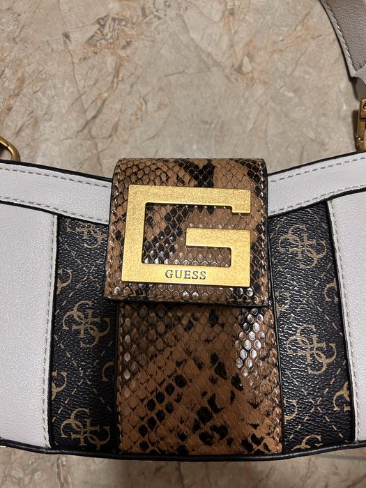 Дамска чанта GUESS