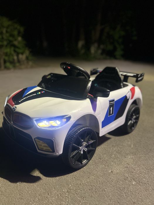 Детский автомобиль