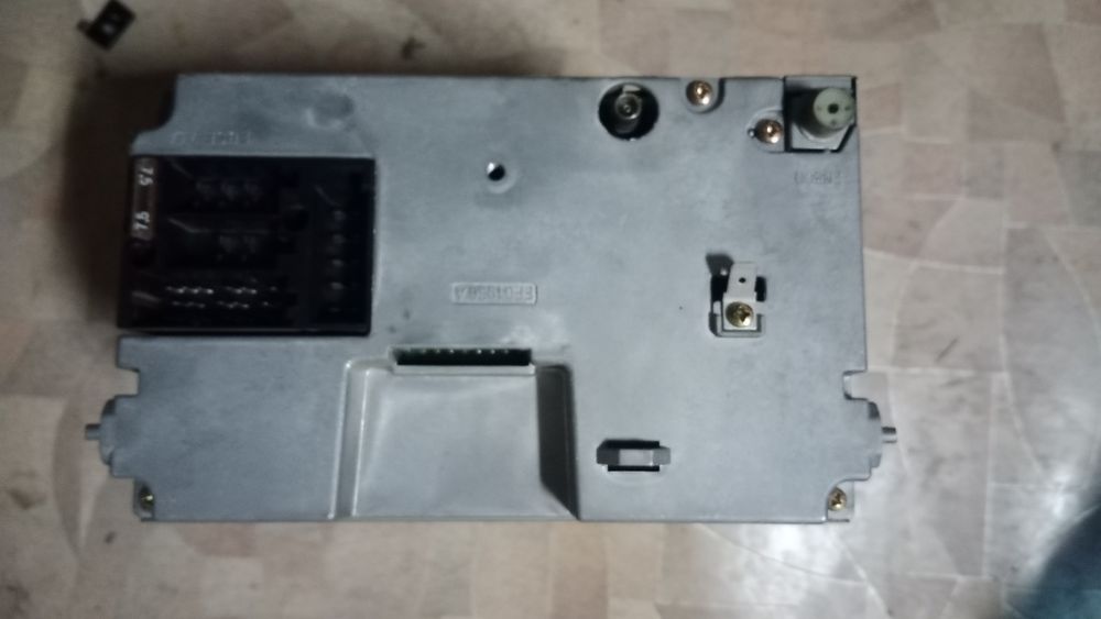 Продам штатную магнитолу