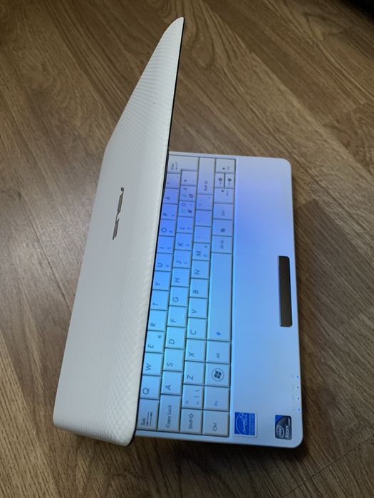 Mini Laptop Asus display 11 inch led,160gb memorie,baterie buna cu inc