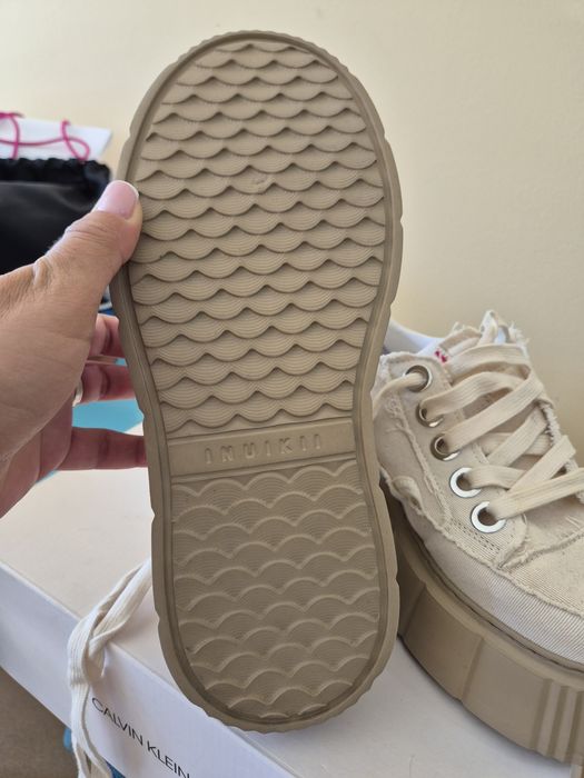 Ash , Calvin Klein, Inuikii