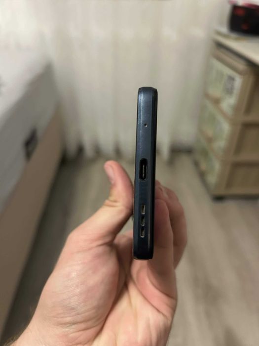Телефон Motorola E32