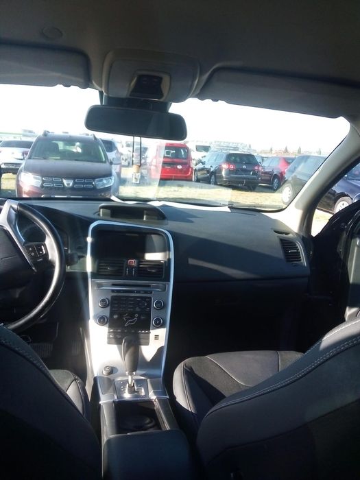 VOLVO XC60 2010 — imagine 3