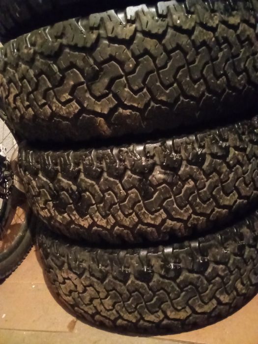 BF goudrich .A/T.255/70/16.cl