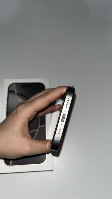 Продам iPhone 16 pro 256 gb