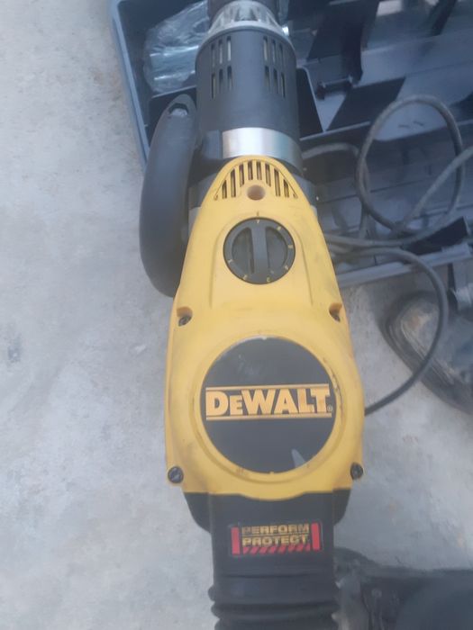 Dewalt otboyniy molotok