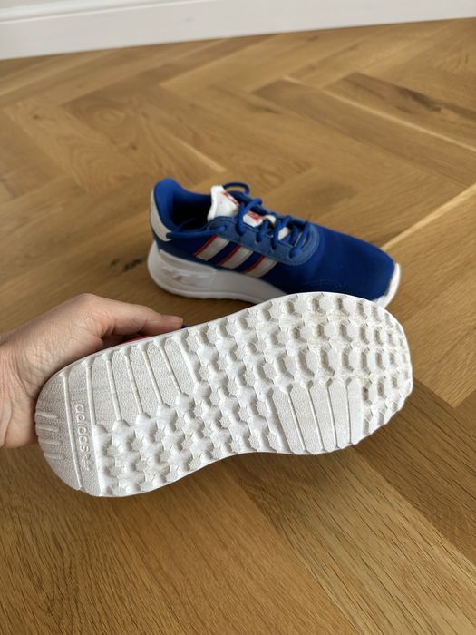 детски маратонки Adidas в отлично състояние, номер 30